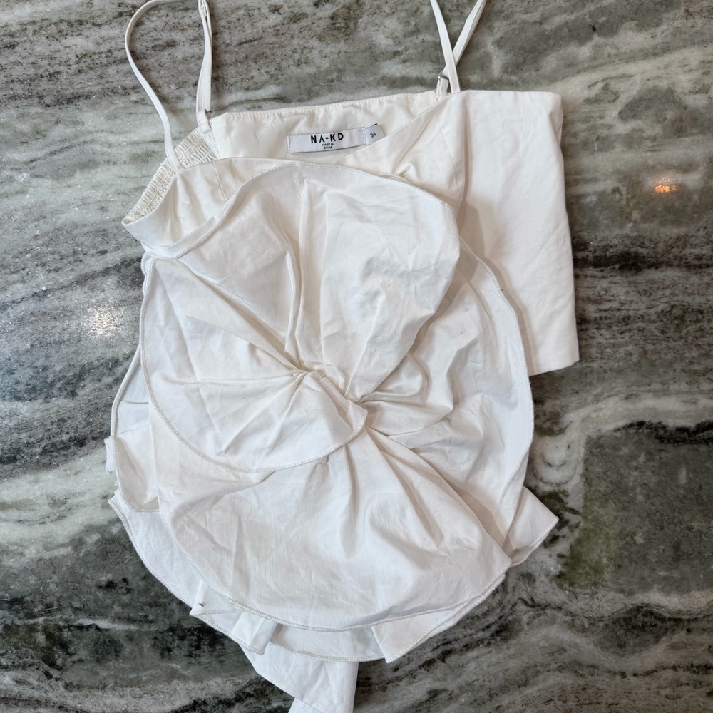NA-KD White Statement Bow Asymmetrical Cami Top Size 34 (XS) - Picture 2 of 6